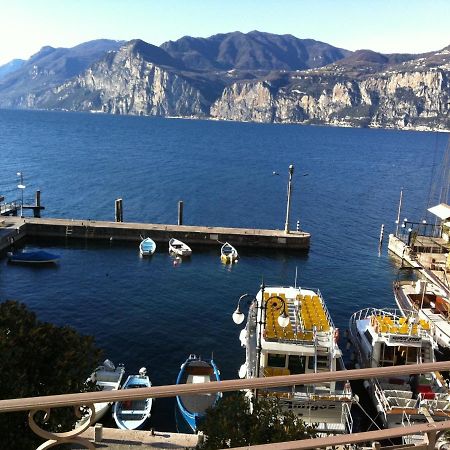 Charmante Apartament Lake Front Malcesine Exterior foto