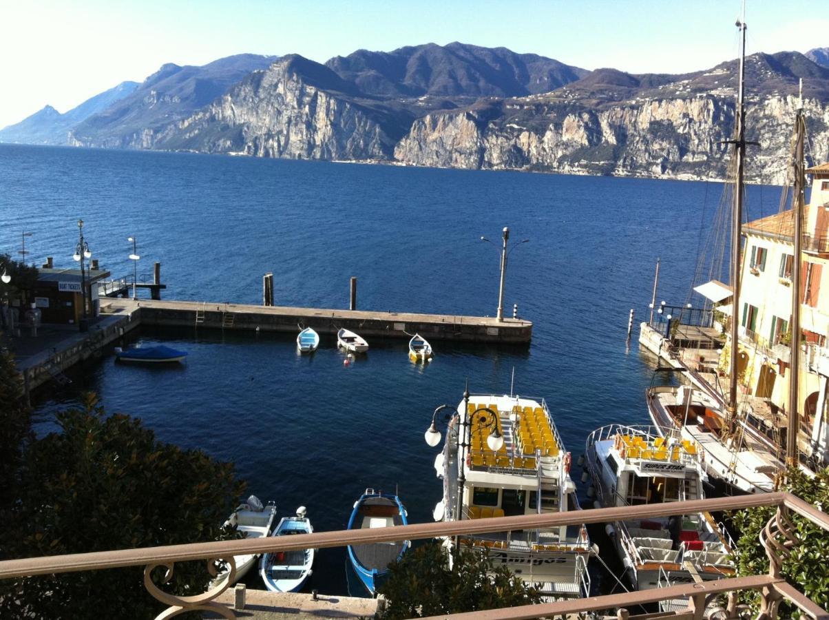 Charmante Apartament Lake Front Malcesine Exterior foto