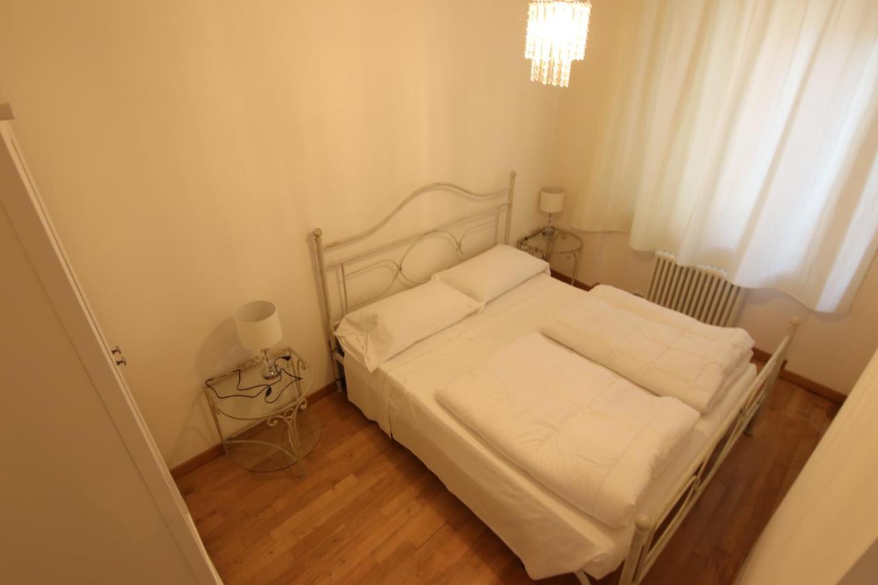 Charmante Apartament Lake Front Malcesine Exterior foto